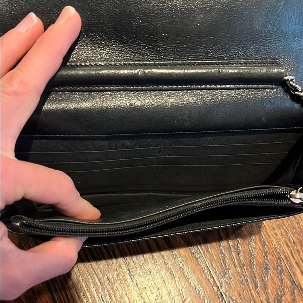 CHANEL Black Crossbody Bag with Iconic CC Logo - Picture 7 of 12